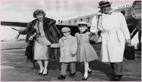 Did Desi Arnaz Jr have a child at 15?