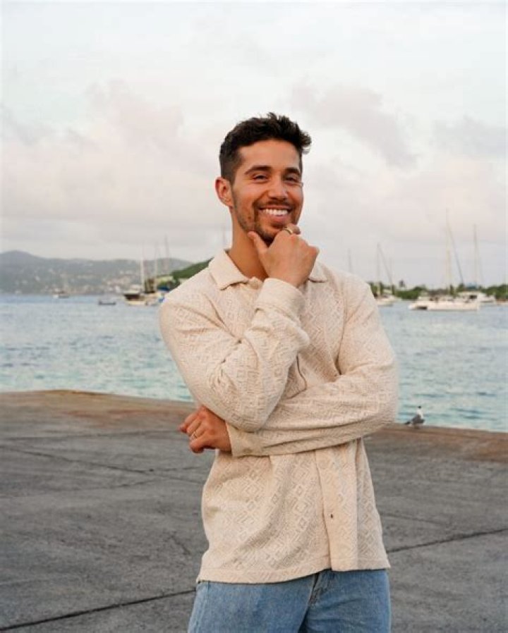 Brandon Larracuente Bio, Wiki, Ethnicity, Girlfriend, Height, Parents, Gay