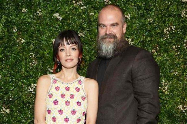 David Harbour Height, Age, Married, Wife, Dating, Girlfriend, Is He Gay?