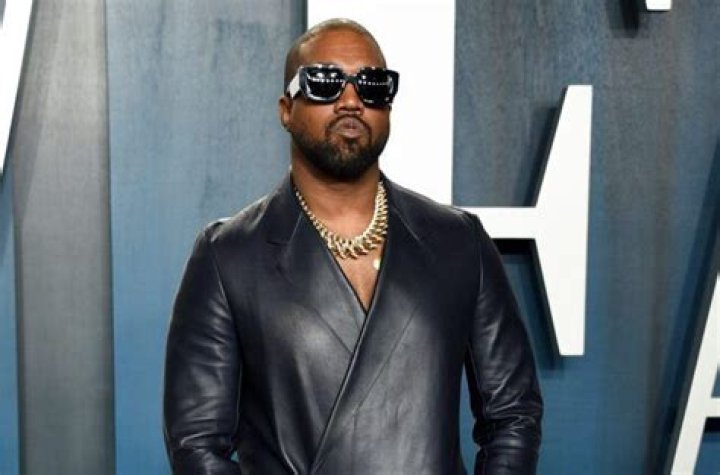 Kanye West (Ye) Biography: Age, Wife, Girlfriend, Net Worth, Real Name, Height, Children, Songs, Albums, Kim Kardashian, Donda, Twitter, Instagram