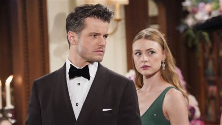 The Young and the Restless Spoilers: Lola Rosales’ Surprise Visit Pushes Kyle & Jealous Summer Back Together?